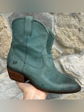 Born Turquoise Cowgirl Boots Size 7 Distressed Leather Rodeo Cowgirl Festival